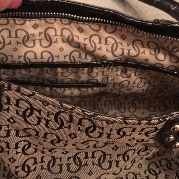 Guess Purse - Picture 3 of 6